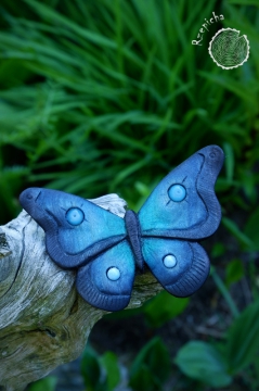 Brosza motyl z akwamarynem i niebieskim kwarcem