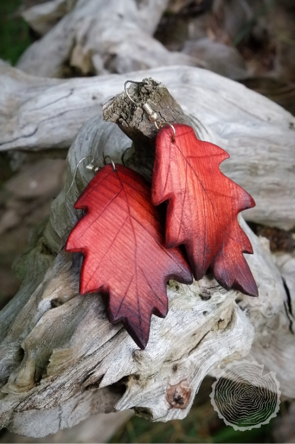 Czerwone liście, kolczyki z drewna, wiszące kolczyki, biżuteria ręcznie rzeźbiona